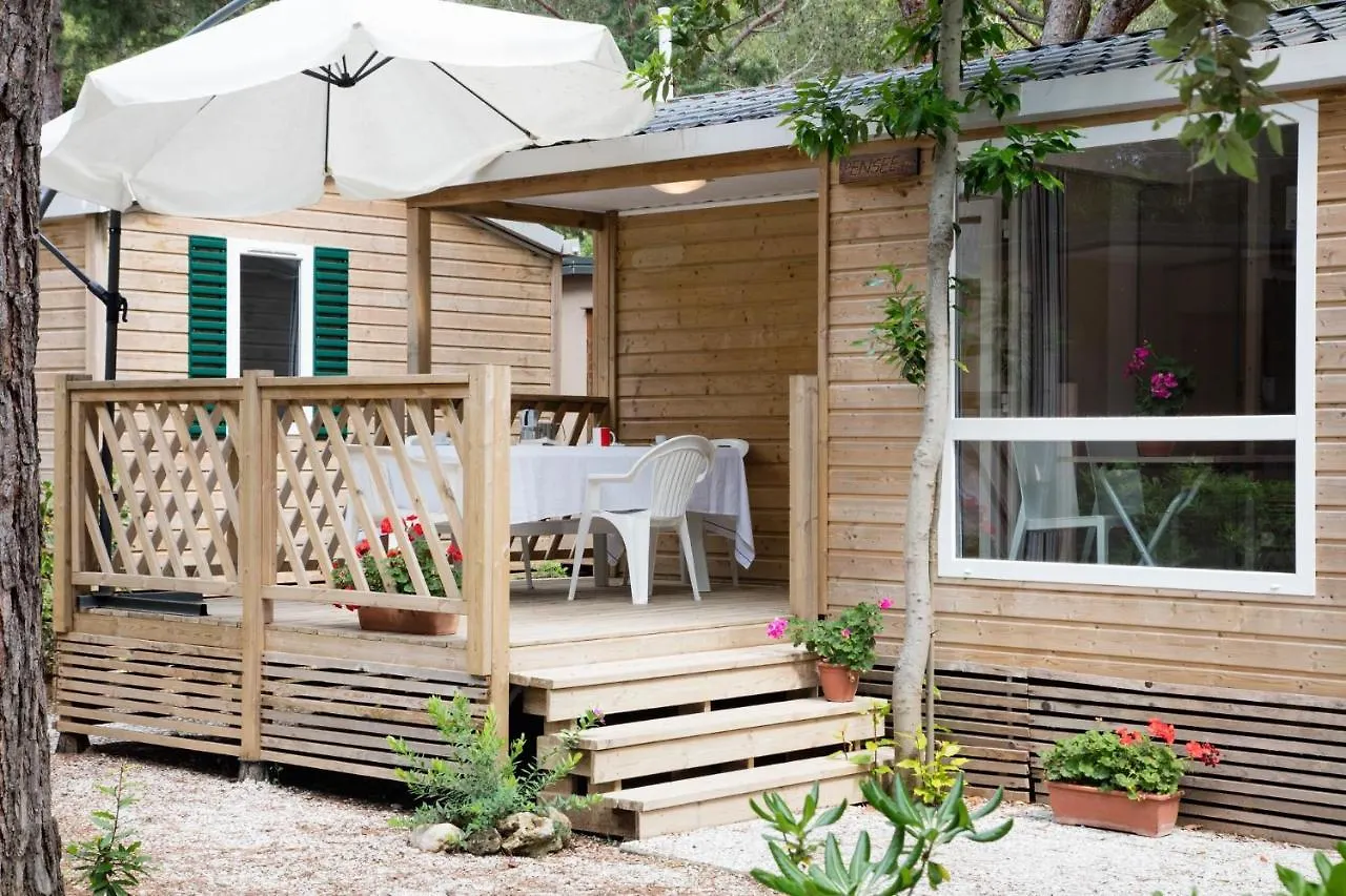 מרינה די ביבונה Camping Village Il Gineprino אתר קמפינג