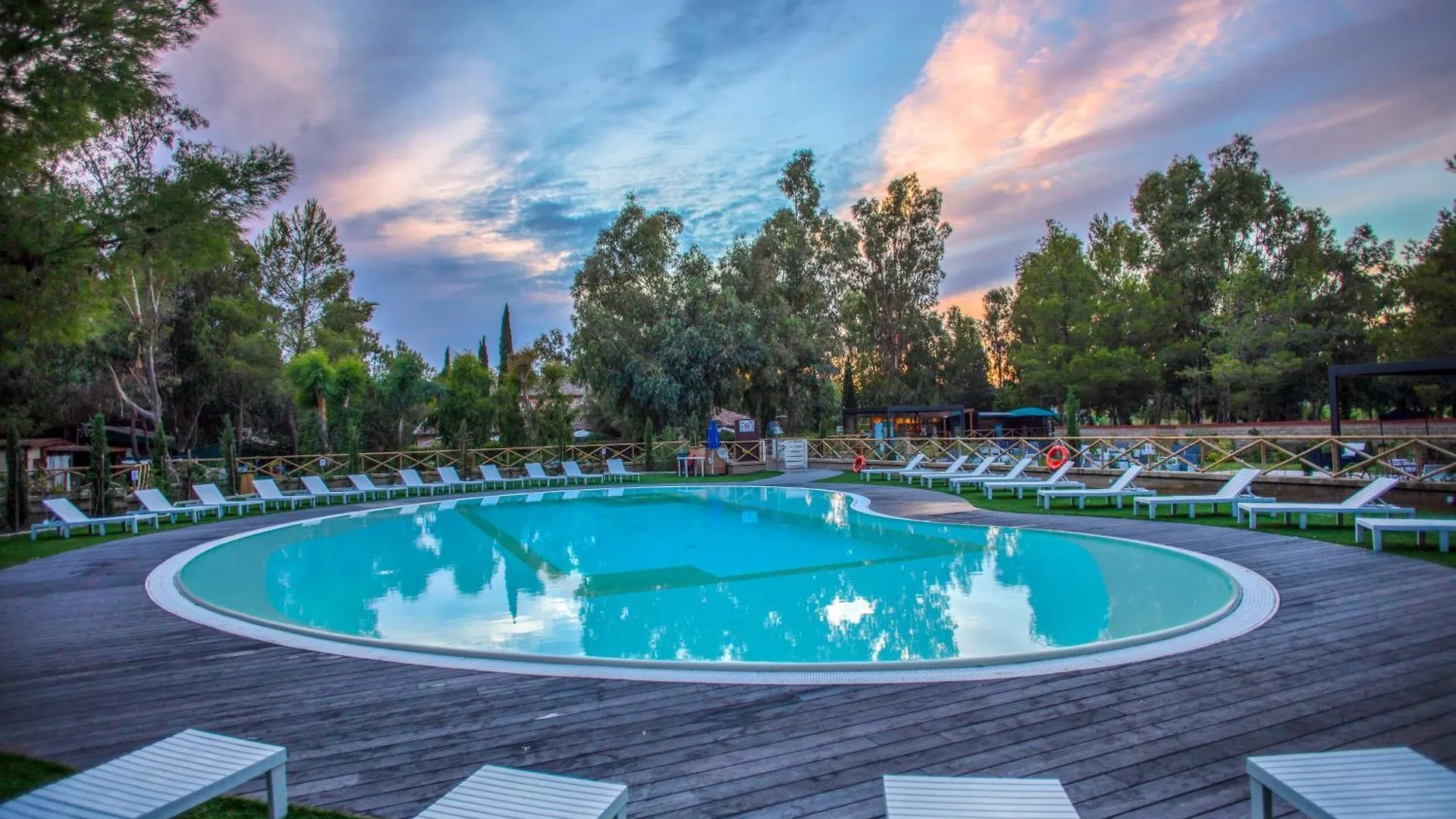 Camping Village Il Gineprino Marina Di Bibbona Campeggio