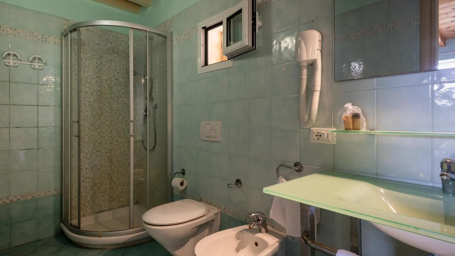אתר קמפינג מרינה די ביבונה Camping Village Il Gineprino