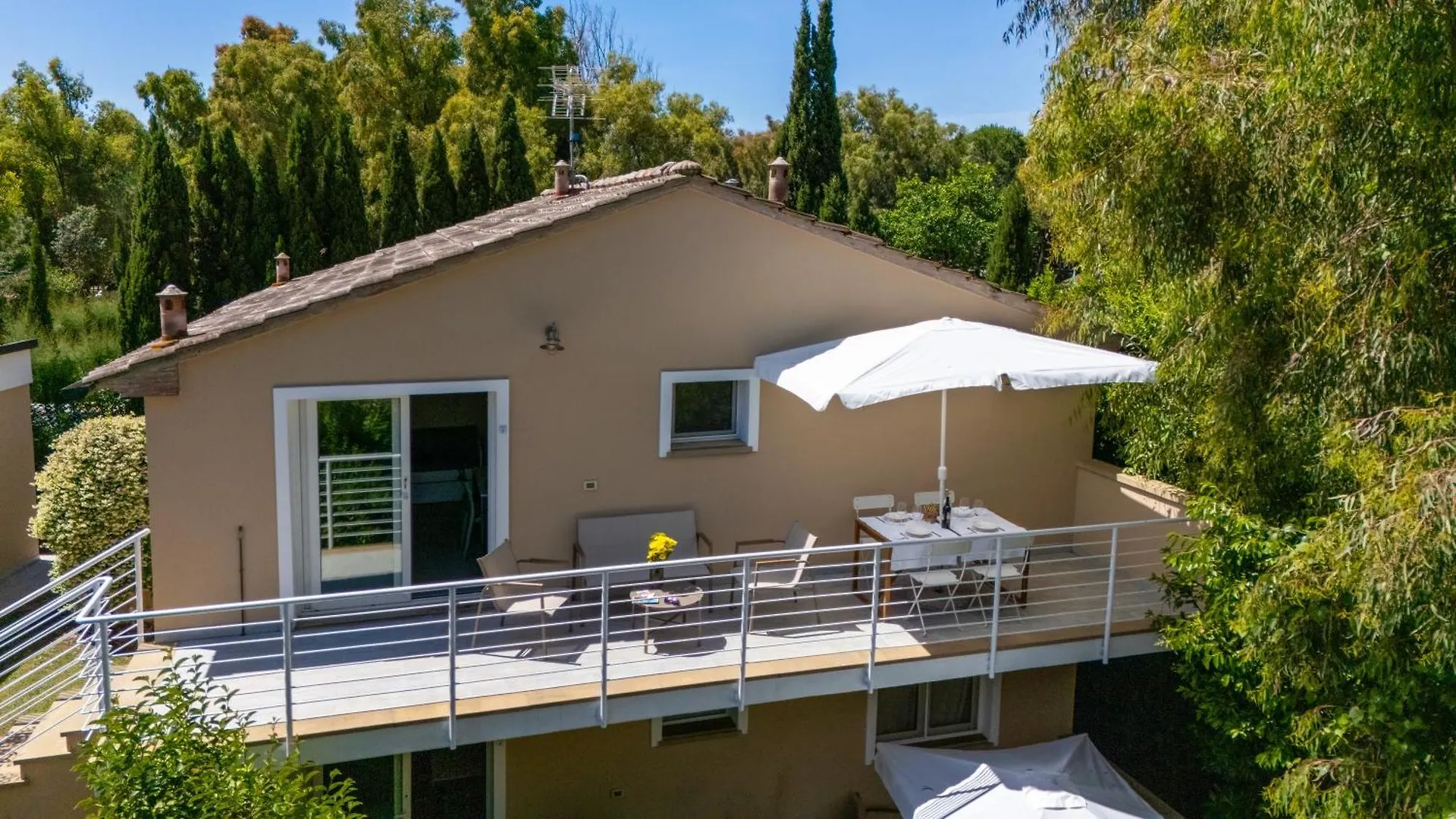 Campsite Camping Village Il Gineprino Marina Di Bibbona Italy