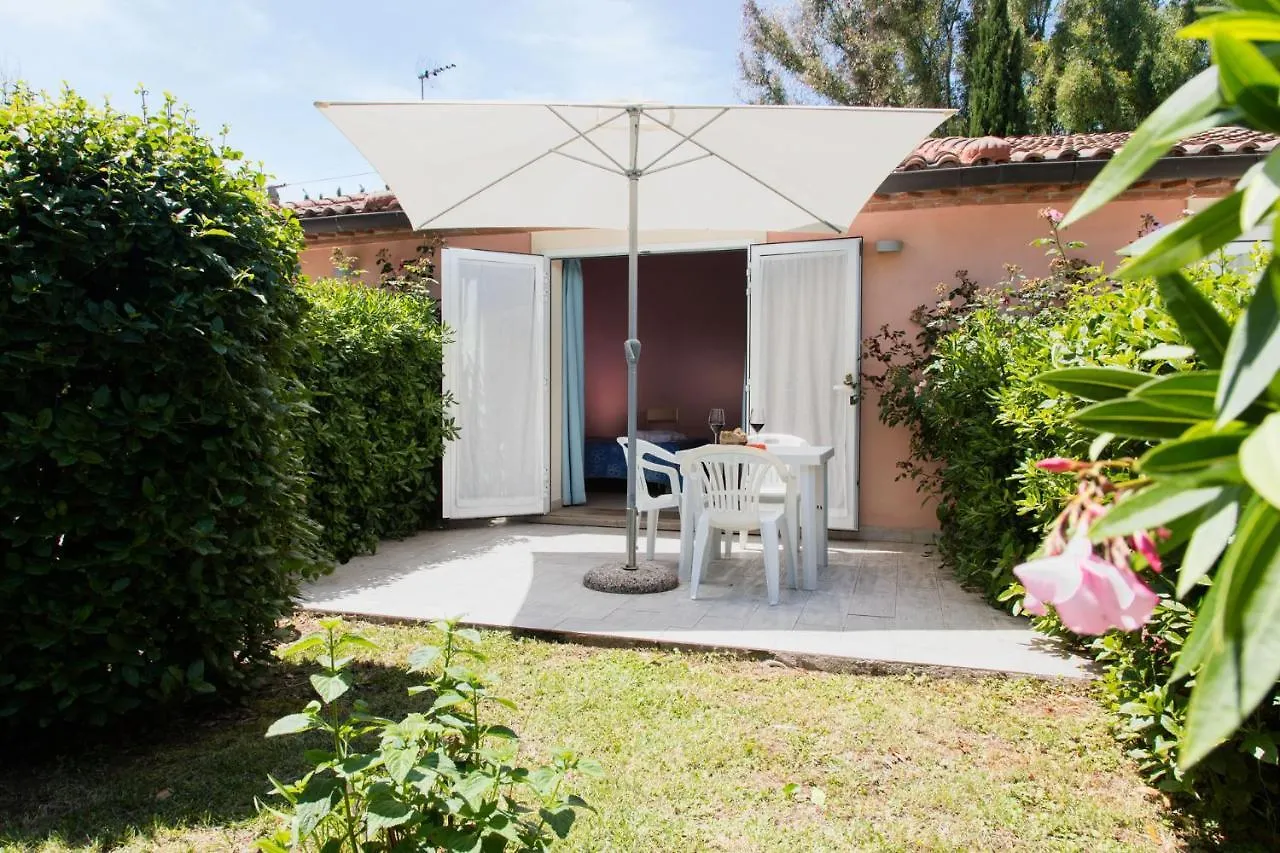Campsite Camping Village Il Gineprino Marina Di Bibbona Italy
